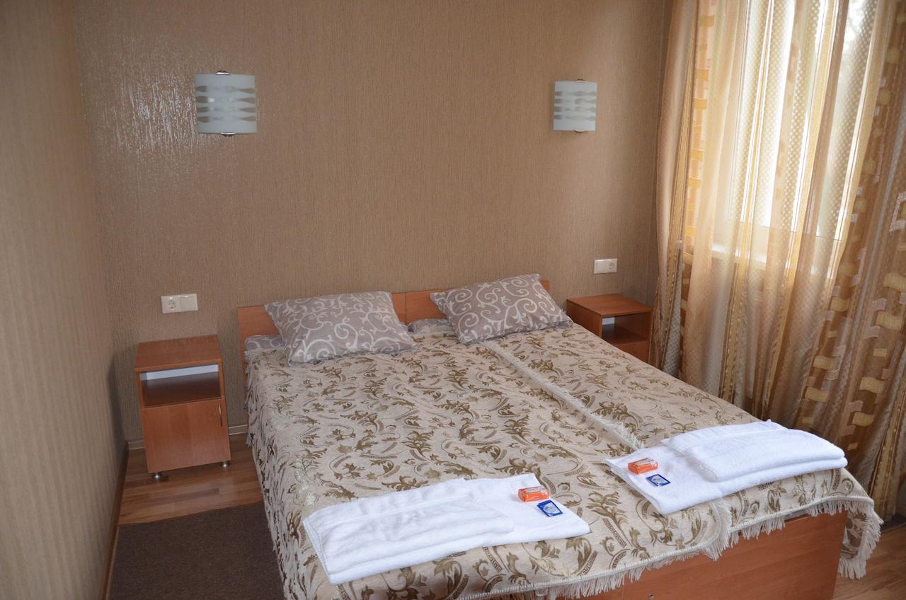 Atlant Hotel Ostroh Phòng bức ảnh